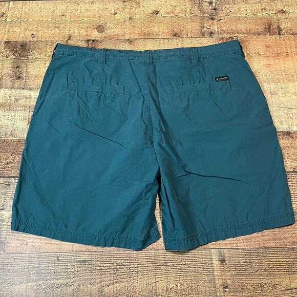 Columbia | Men's 100% Cotton Washed Out Teal Chino Shorts Sz 38 Outdoors Hiking - Picture 2 of 3